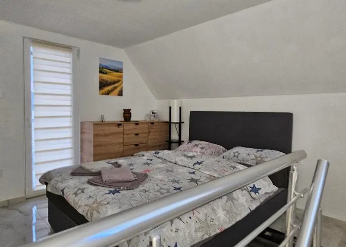 Zekica Konaci Lejlighed